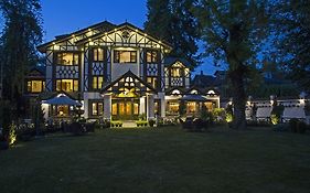 Lemon Tree Hotel Srinagar